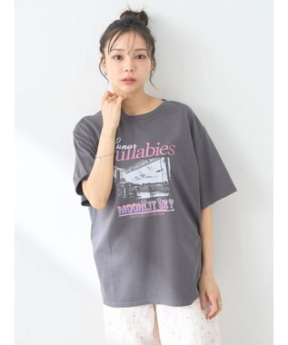 earth music&ecology ツアープリントＴシャツ Charcoal Gray