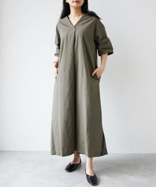 WHITE MAILS 【阿久津ゆりえコラボ】フロントタック Vネック ワンピース カーキ