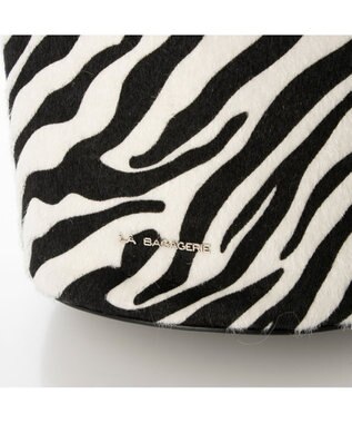 LA BAGAGERIE 【インスタグラマー chiyoさん×LA BAGAGERIE】チェーンバケツバッグ ゼブラ