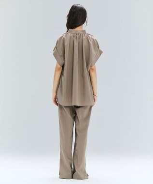 BEIGE， 【洗える/接触冷感/速乾/UVケア対応】BATEAU / Vネックバックギャザーハーフスリーブブラウス Taupe