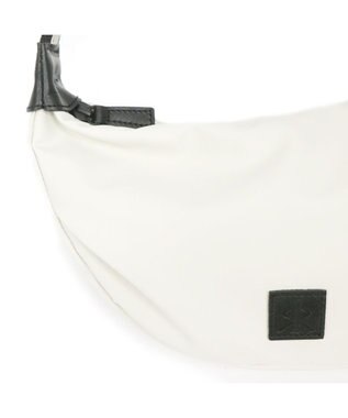 Regalo Felice 【ドラマ使用商品 / 防水 / 軽量】ショルダー小 / REGALO IV(アイボリー)