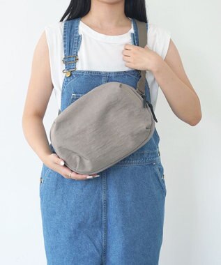 NIZYU KANO FUKUI SIWAナイロンボディバッグ Mサイズ グレージュ