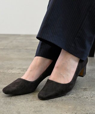 APOM スクエアトゥプレーンパンプス50