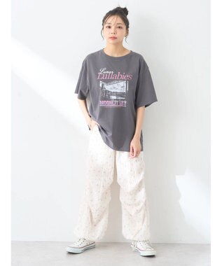 earth music&ecology ツアープリントＴシャツ Charcoal Gray