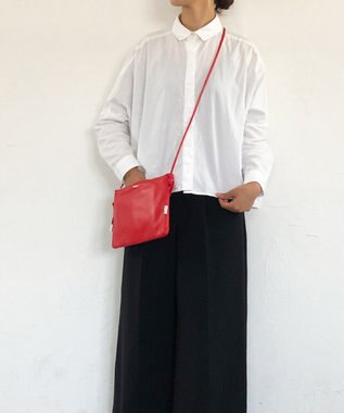 Y'SACCS イタリアンシープレザー薄マチショルダー