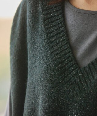 AMERICAN HOLIC ラメ入りＶネックニットベスト Black