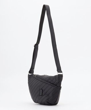 Y'SACCS ナイロンキルティングボディバッグ ブラック