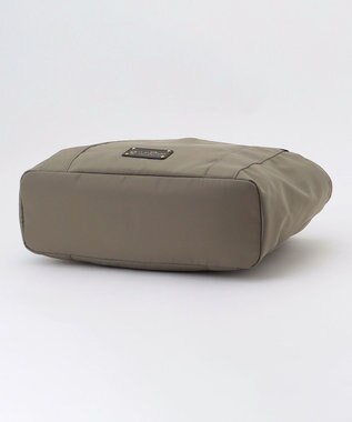 LA BAGAGERIE 【LA BAGAGERIE×HELLO KITTY】リボンチャーム付き　デイリートート　Mサイズ グレージュ