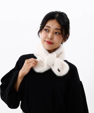 AURORA 【 ANNA SUI（アナ スイ）】エコファー差込みマフラ－ オフホワイト