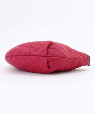 Y'SACCS ナイロンキルティングボディバッグ ワイン