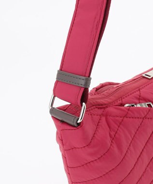 Y'SACCS ナイロンキルティングボディバッグ ワイン
