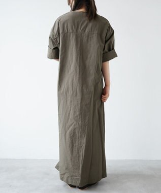 WHITE MAILS 【阿久津ゆりえコラボ】フロントタック Vネック ワンピース カーキ
