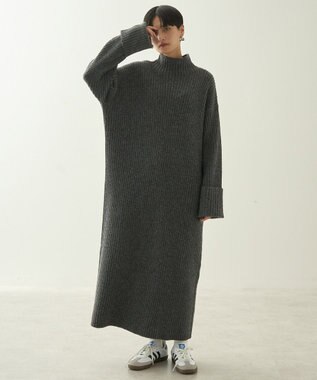  モックネックニットワンピース