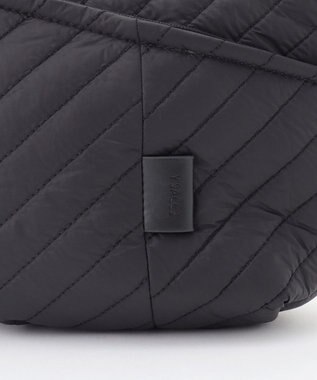 Y'SACCS ナイロンキルティングボディバッグ ブラック