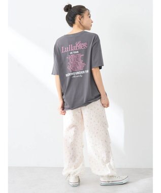 earth music&ecology ツアープリントＴシャツ Charcoal Gray