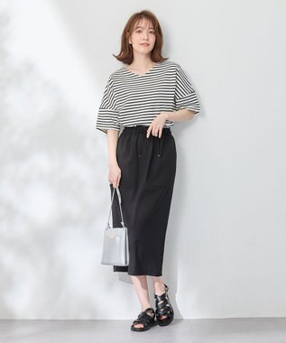 ANY ドライポンチVネックプルオーバー オフベース×ブラック