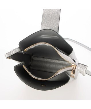 UNBILLION 【テレビ ドラマ着用アイテム】カシュカシュ cachecache / 3つ口縦型ショルダーバッグ シルバー