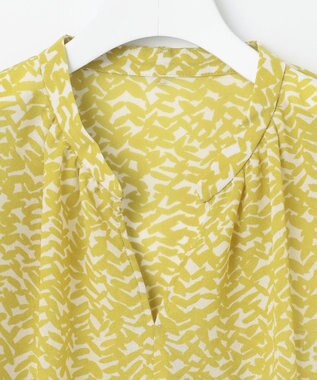 自由区 【洗える】ウェーブパターンプリント ブラウス ピスタチオ系