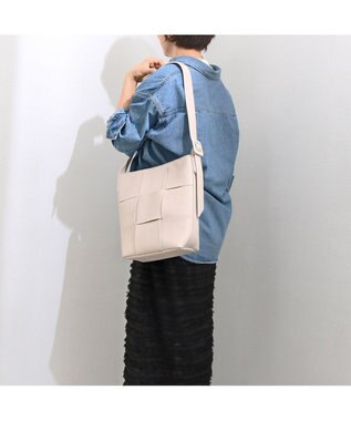 UNBILLION カシュカシュ cachecache / イントレチャートショルダーバッグ アイボリー