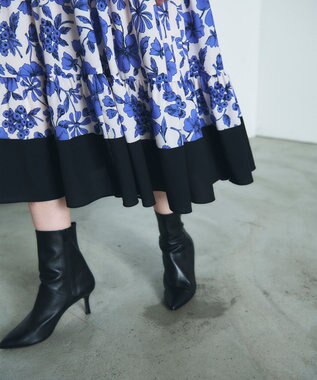 GRACE CONTINENTAL フラワープリントティアードワンピース ブルー