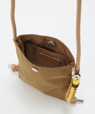 TOPKAPI 【Breath TOPKAPI】コードチャーム付き ミニショルダーバッグ / サコッシュ キャメル