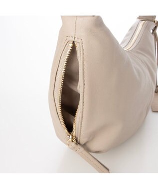 UNBILLION アトランタ ATLANTA / やぎ革軽量ハーフムーンショルダー ベージュ