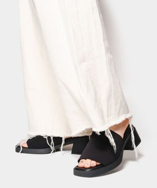 STEVE MADDEN SLIDESTERボリュームソールワンバンドサンダル