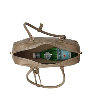 INTER-CHAUSSURES 【CHRISTIAN VILLA】チャーム付きシュリンクレザーハンドバッグ グレー