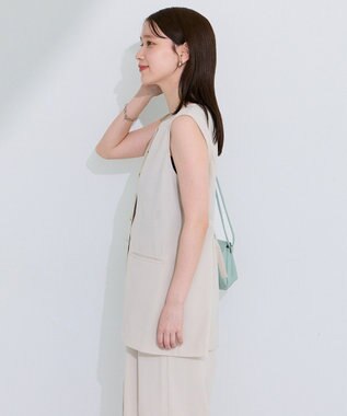 Green Parks クルーネック多釦ジレ Natural
