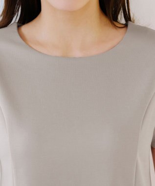 Tiaclasse 【UVカット・吸水速乾】 “きれい見え” パネルラインカットソートップス グレージュ