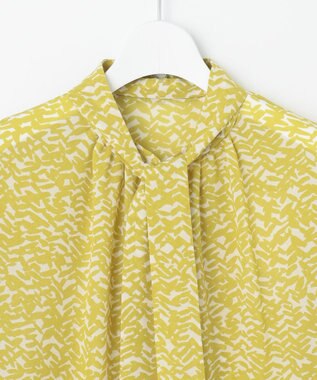 自由区 【洗える】ウェーブパターンプリント ブラウス ピスタチオ系
