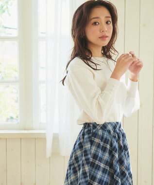 Feroux 【洗える】パールポイントパフスリーブ ニット ホワイト系