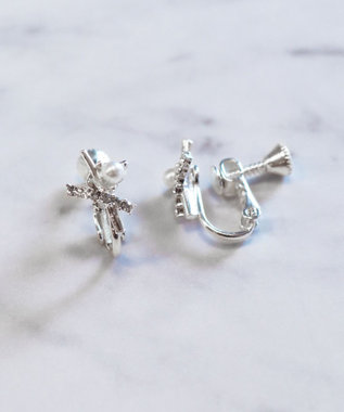 Tiaclasse 【安田美沙子さん着用・金属アレルギー対応】パール付きクロスピアス／イヤリング