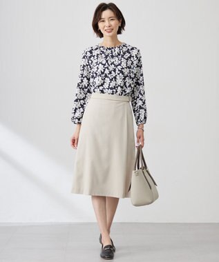 J.PRESS LADIES 【洗える】スパンフラワープリント  ボートネック ブラウス ネイビー×オフ系