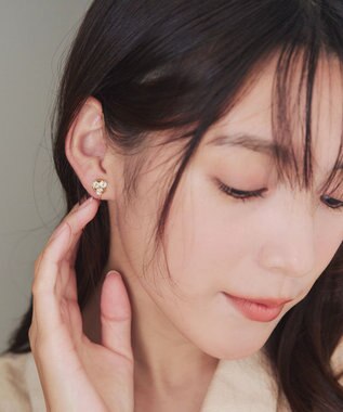 Tiaclasse 【安田美沙子さん着用・金属アレルギー対応】スウィングストーンピアス/イヤリング イヤリング：ゴールド