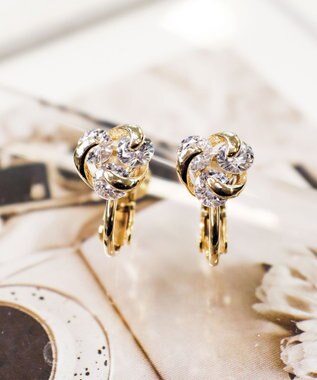 Tiaclasse 【安田美沙子さん着用・金属アレルギー対応】スウィングストーンピアス/イヤリング イヤリング：ゴールド