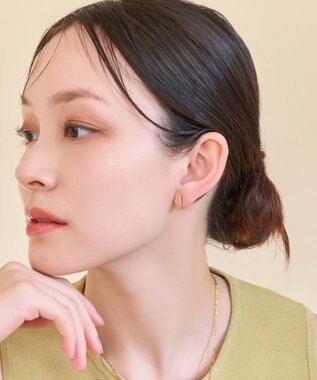 Phoebe 【痛くないシリーズ/金属アレルギー対応】ストレートビジューライトフィットイヤリング ゴールド