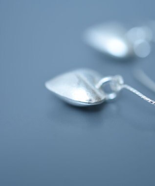 monshiro カレンシルバーハートピアスM シルバー