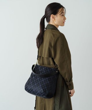 PUFFY CUBE CROSSBODY/クリームビーガンシェルパ / LeSportsac