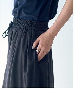 YECCA VECCA シルキータックワイドパンツ Charcoal Gray