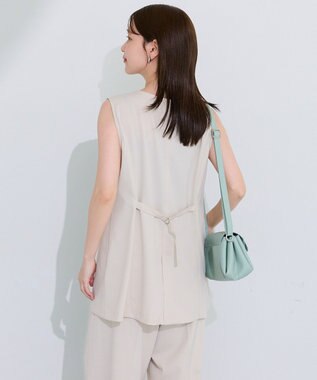 Green Parks クルーネック多釦ジレ Natural