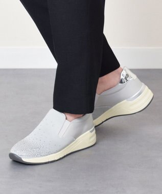 Bridget Birkin 【Round About】ラインストーンアクセントスリッポンスニーカー