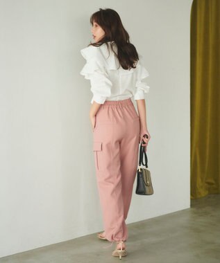 Feroux 【ONWARD CROSSET MAG掲載】パラシュートカーゴ パンツ ピンク系