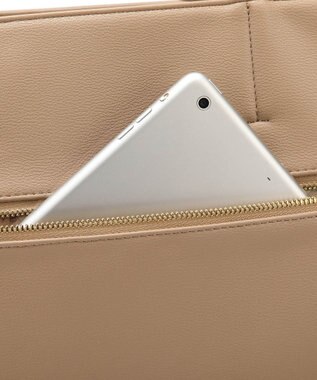 style code 【MERCURYDUO/マーキュリーデュオ】レニス　チャーム付きシンプルラージトートバッグ ベージュ