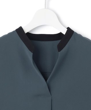 23区 【吸水速乾/UVカット/接触冷感】ストレッチジョーゼット バンドカラー カットソー ダークグリーン×ブラック