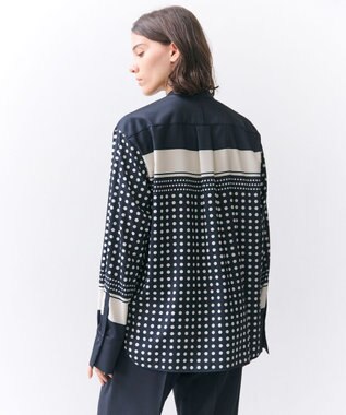 BEIGE， GADE / モノトーンドット柄バンドカラーブラウス Navy Mix