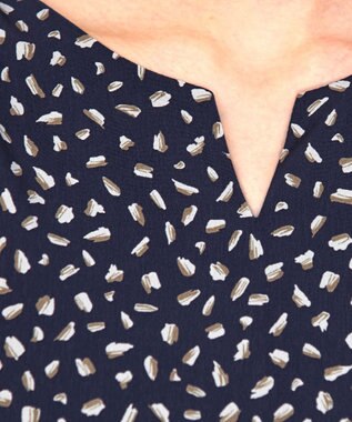 Tiaclasse 【洗える】柄プリントブラウス ネイビー