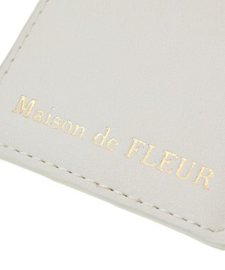 Maison de FLEUR クリアストーンリボンリールパスケース Off White
