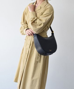 INTER-CHAUSSURES 【CHRISTIAN VILLA】ミディアムサイズレザーホーボーバッグ ブラック