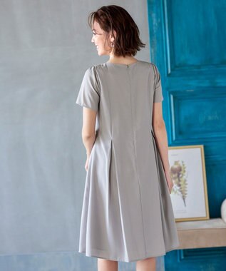 Tiaclasse 【洗える】スタイルアップも叶うピンタックワンピース グレー